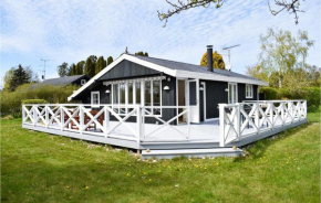 Gorgeous Home In Dronningmølle With Wifi